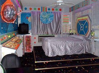 Super 8 By Wyndham Hotel 2*