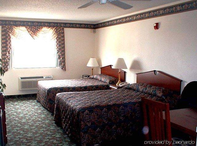 Super 8 By Wyndham Hotel